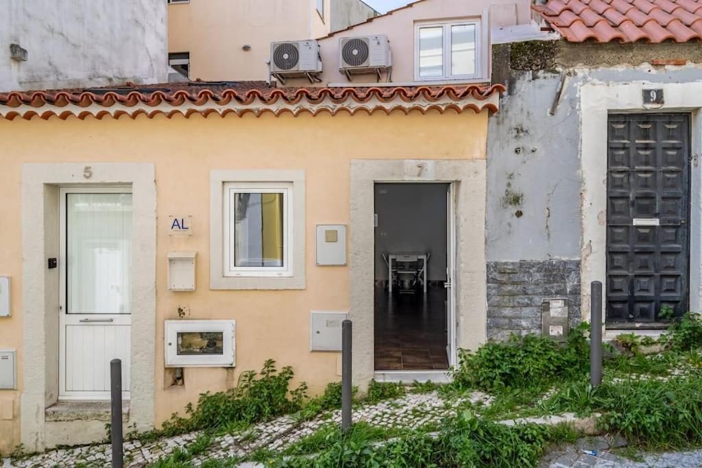 Cozy Ground Floor Studio With Ac And Loft Bedroom Lisboa Exterior foto